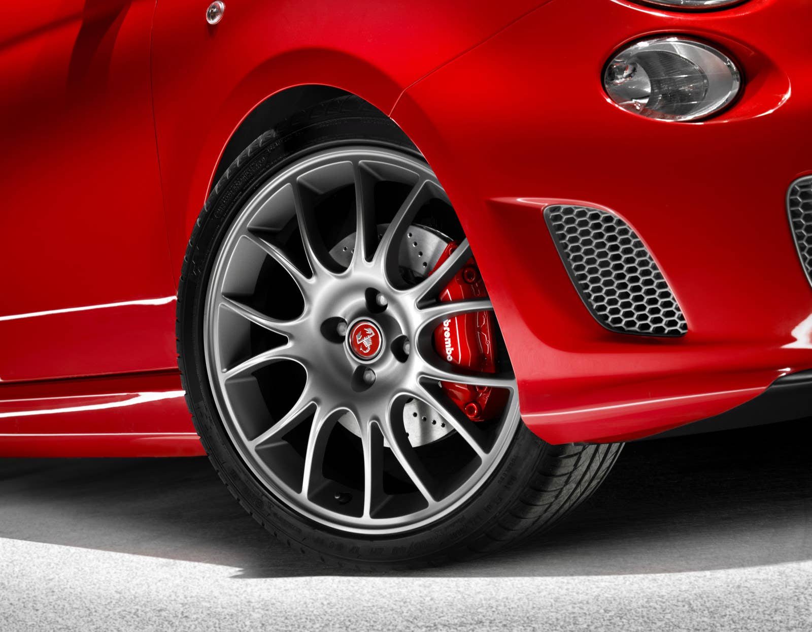 Officially Official: Fiat confirms Abarth 695 
