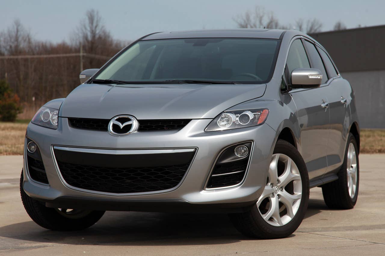 2011 Mazda CX-7 front 3/4 view