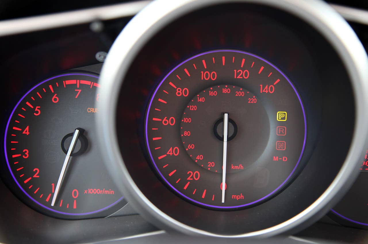 2011 Mazda CX-7 speedometer