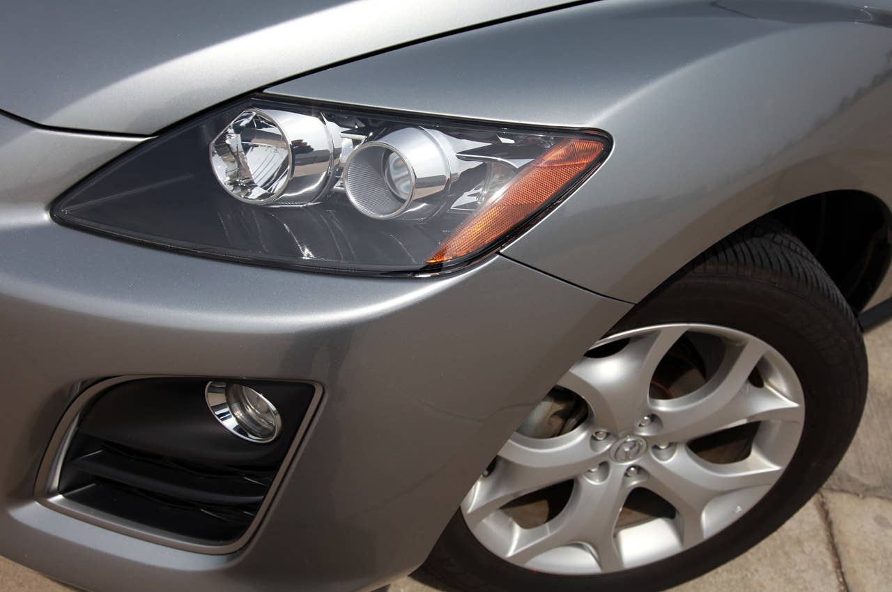 2011 Mazda CX-7 front detail