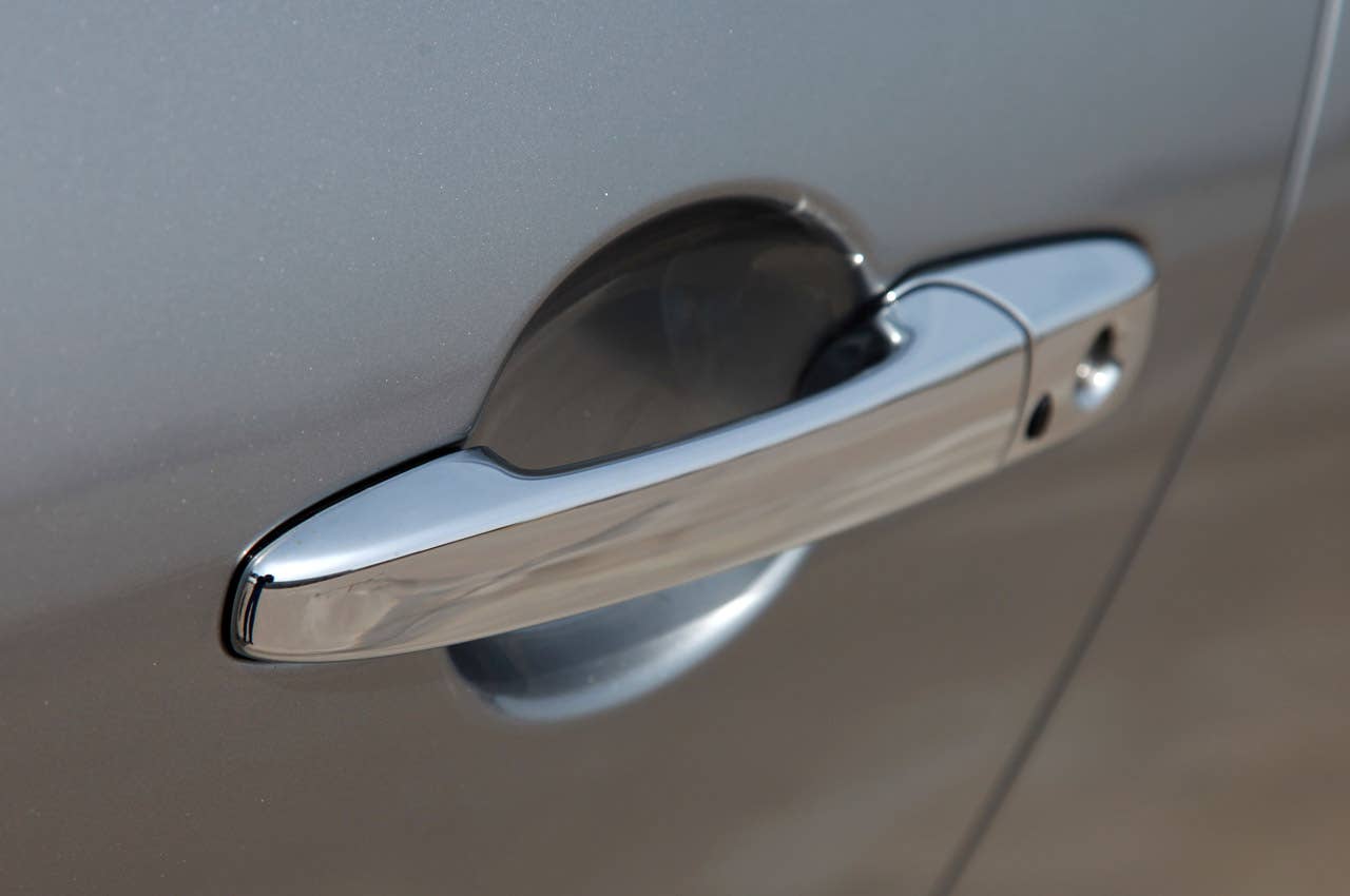 2011 Mazda CX-7 door handle