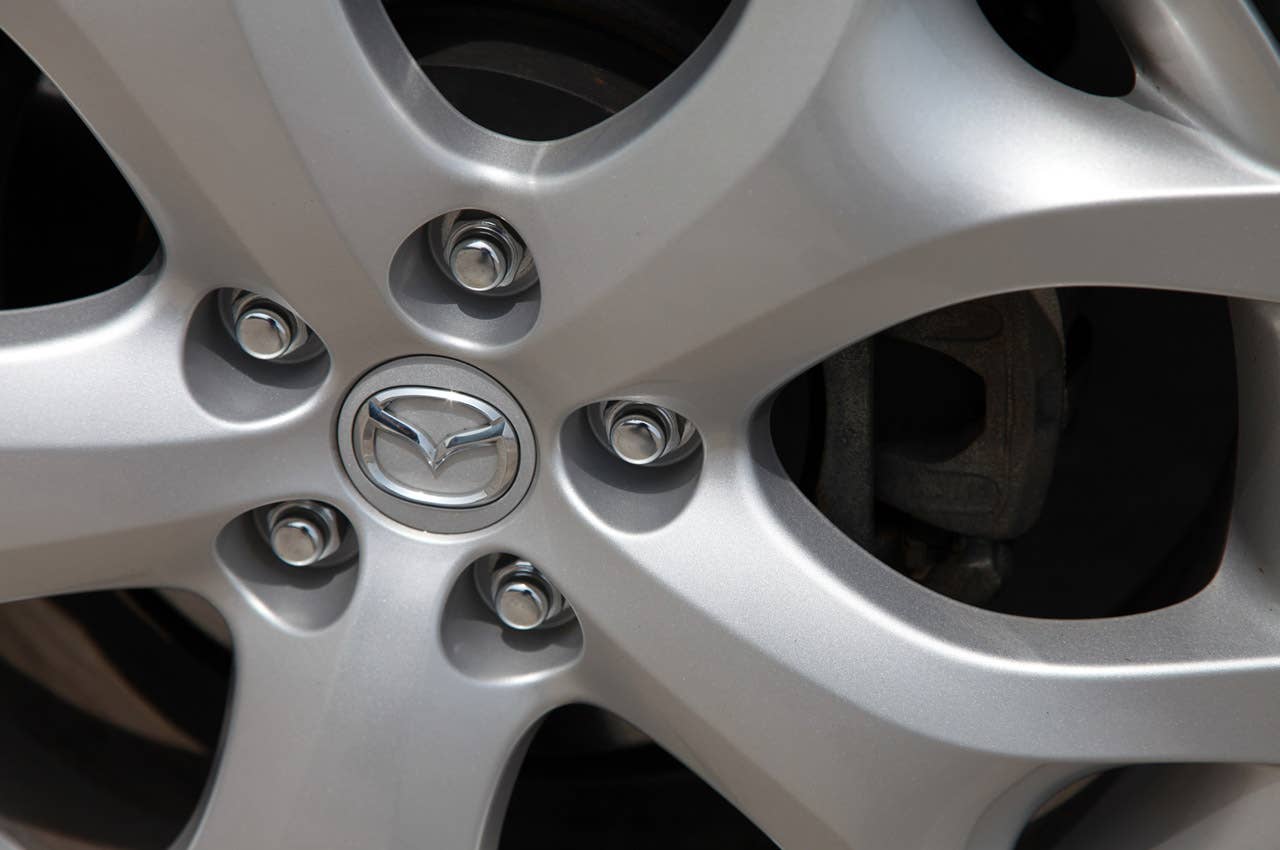 2011 Mazda CX-7 wheel detail