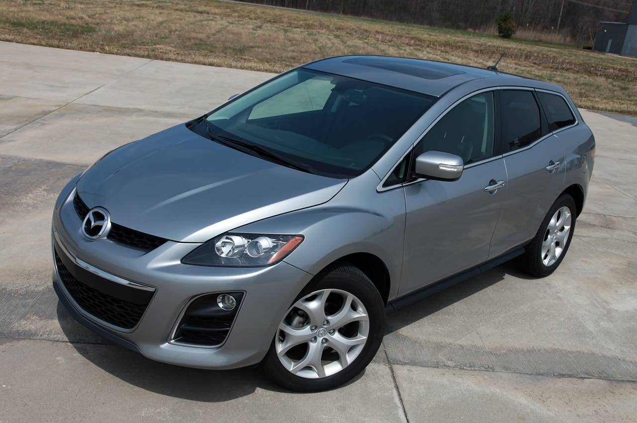 2011 Mazda CX-7 front 3/4 view