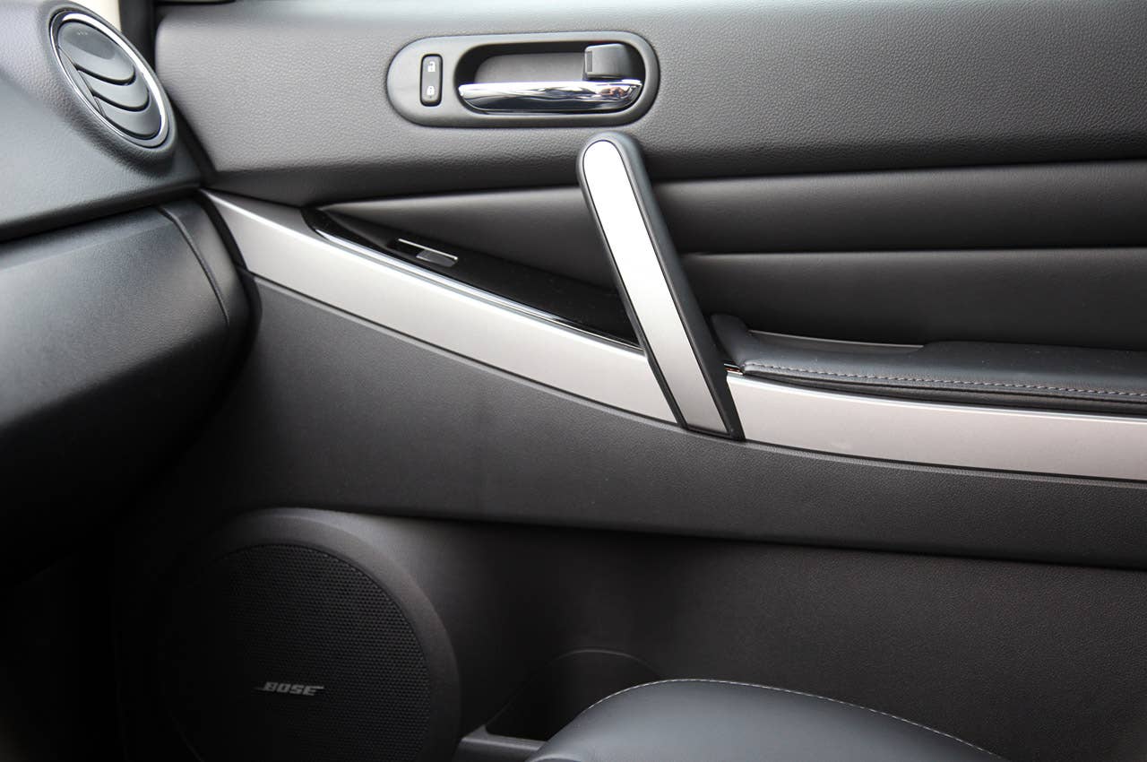 2011 Mazda CX-7 door