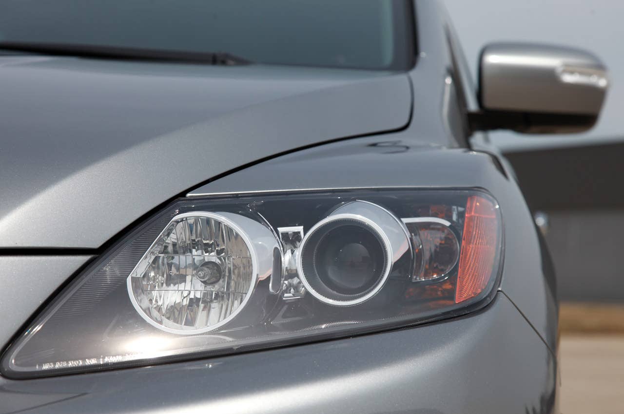 2011 Mazda CX-7 headlight