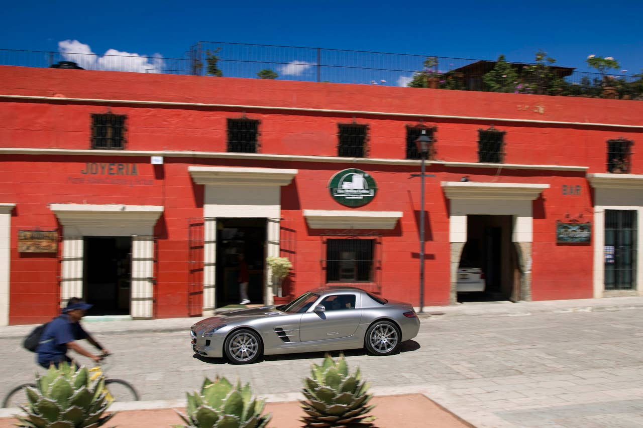 Roots of a legend: Mexicos Carrera Panamericana with the Mercedes-Benz SLS AMG