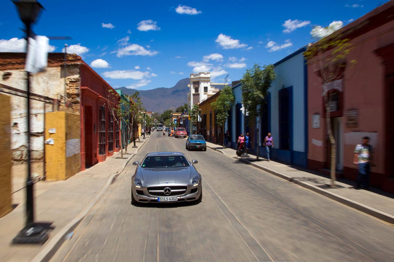 Roots of a legend: Mexicos Carrera Panamericana with the Mercedes-Benz SLS AMG
