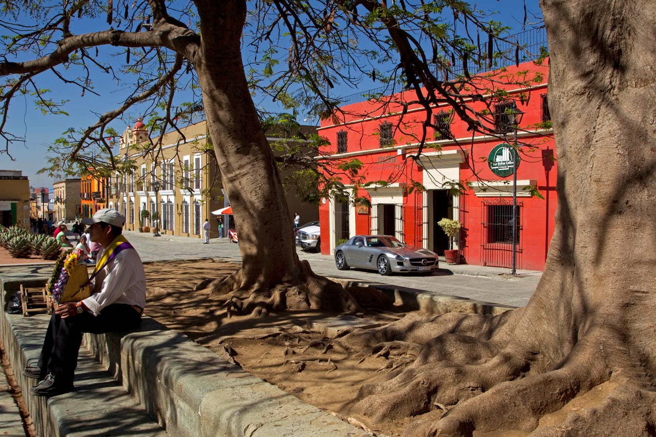 Roots of a legend: Mexicos Carrera Panamericana with the Mercedes-Benz SLS AMG