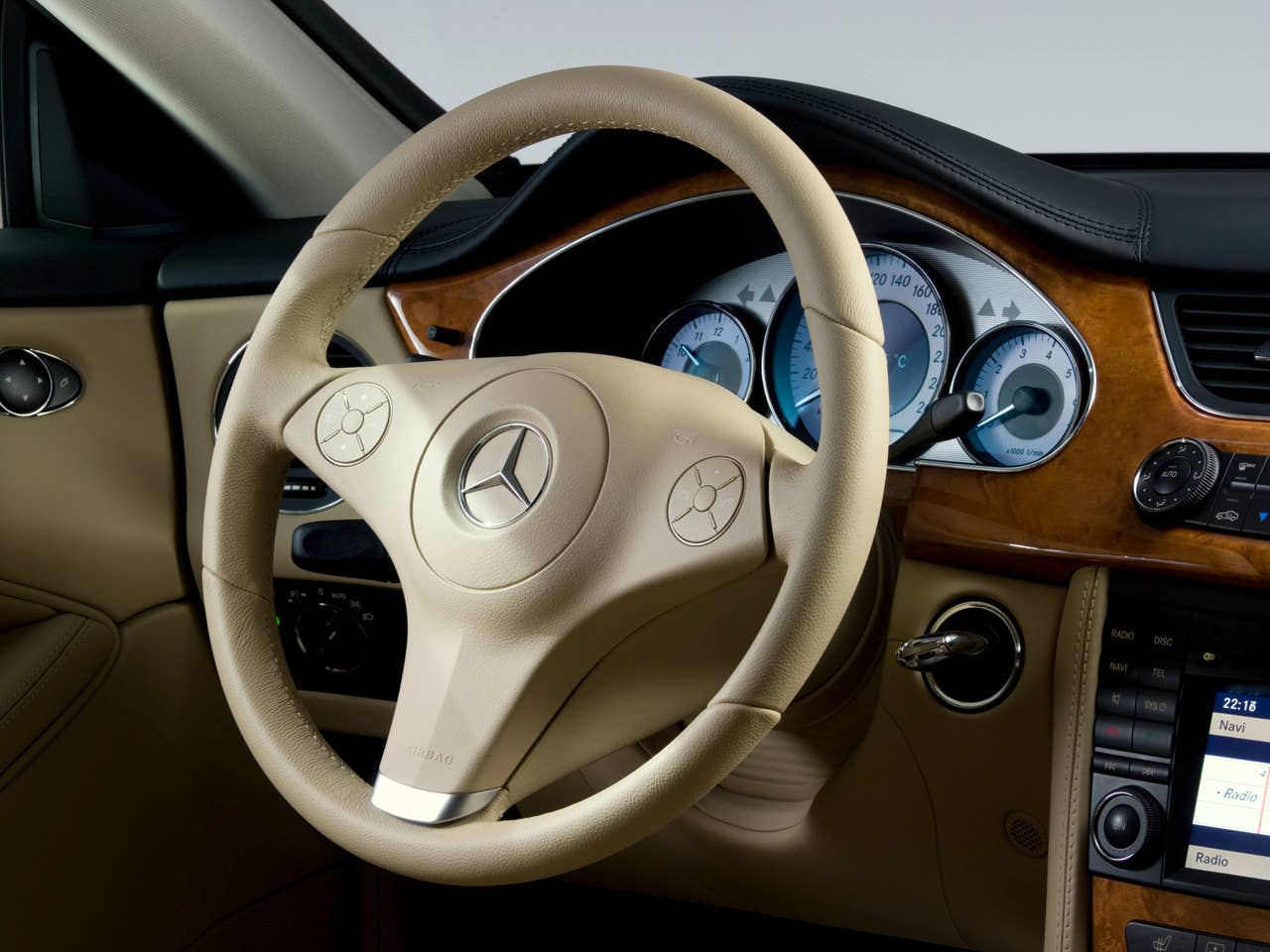 Mercedes-Benz CLS 280 - interior