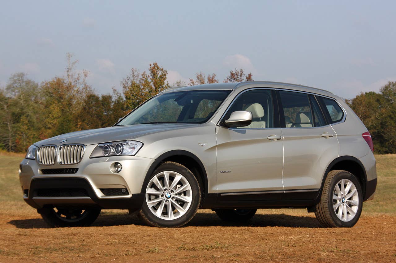 2011 BMW X3 front 3/4 view