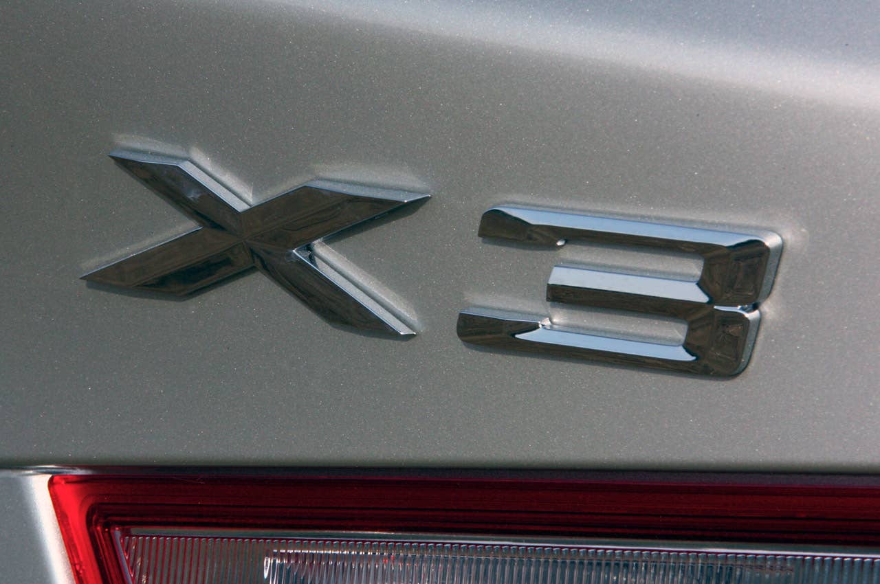 2011 BMW X3 badge