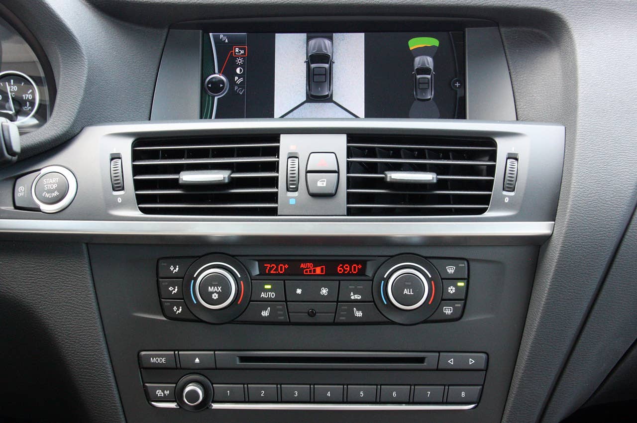 2011 BMW X3 instrument panel