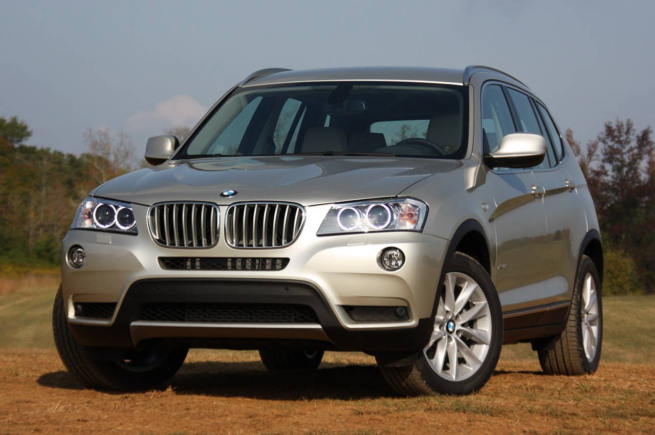 2011 BMW X3 front 3/4 view