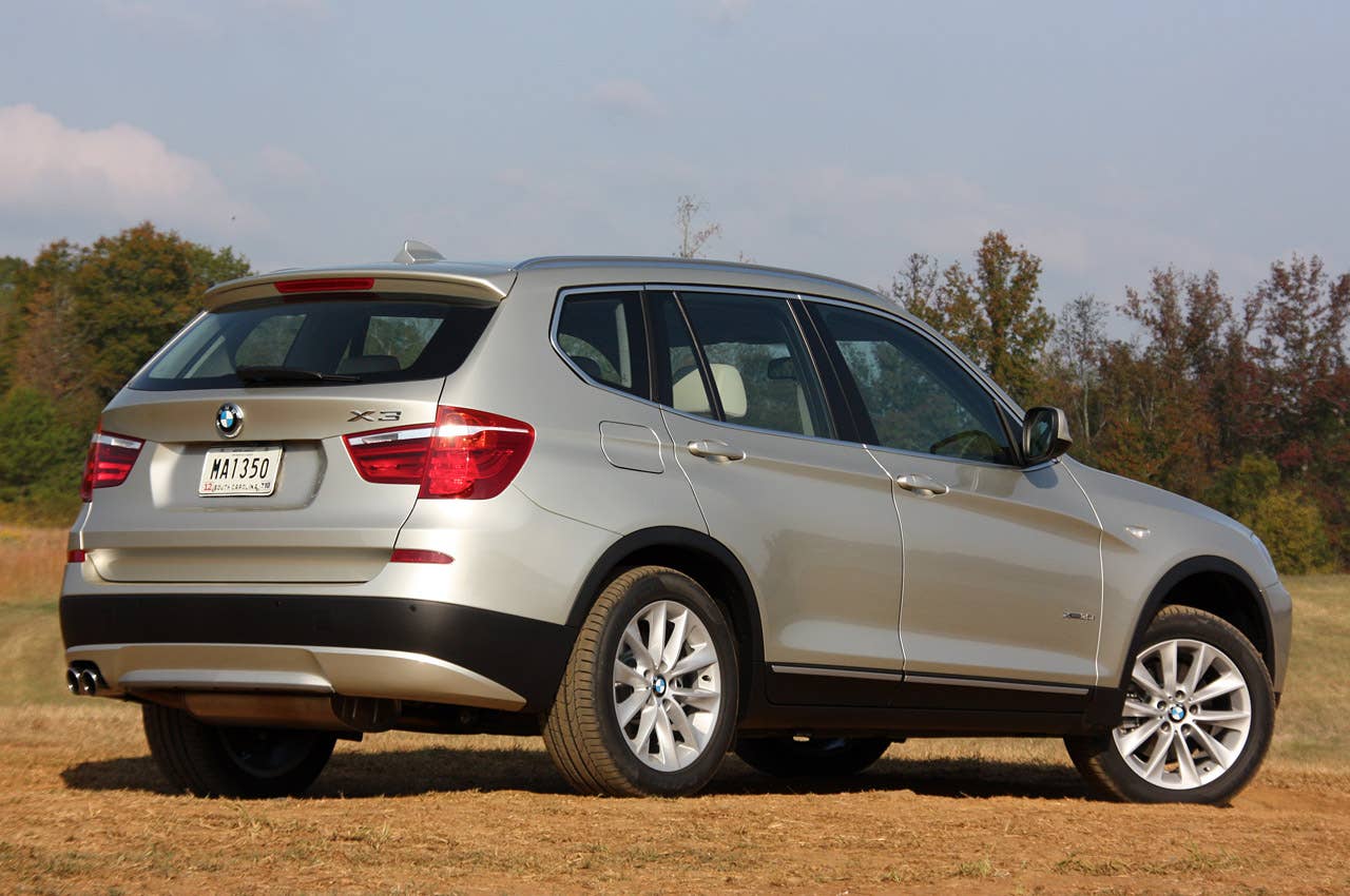2011 BMW X3 rear 3/4 view