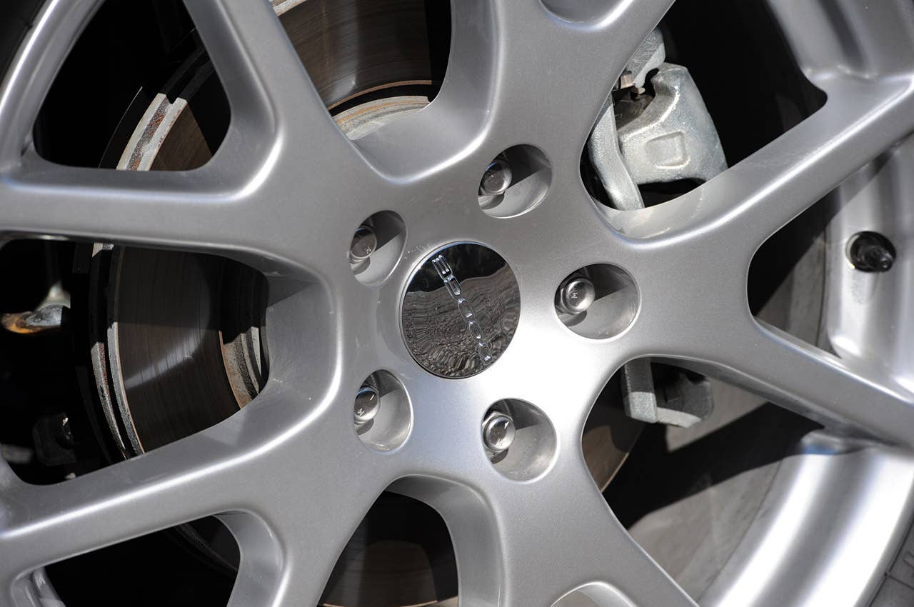 2011 Dodge Journey wheel detail