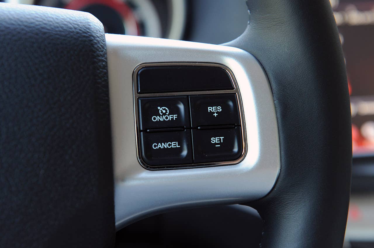 2011 Dodge Journey steering wheel controls