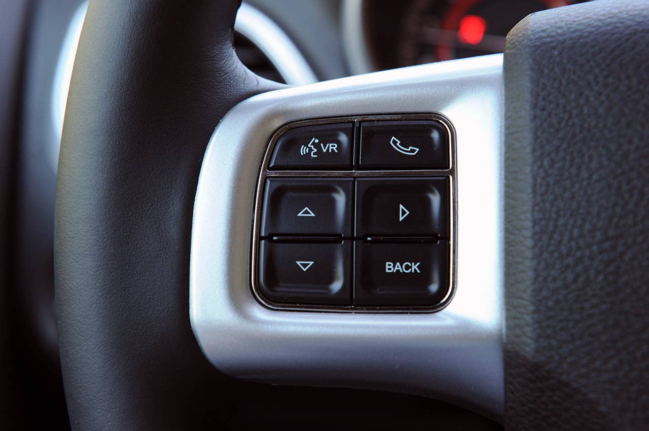 2011 Dodge Journey steering wheel controls