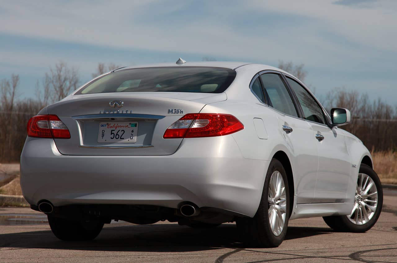 2012 Infiniti M35h rear 3/4 view