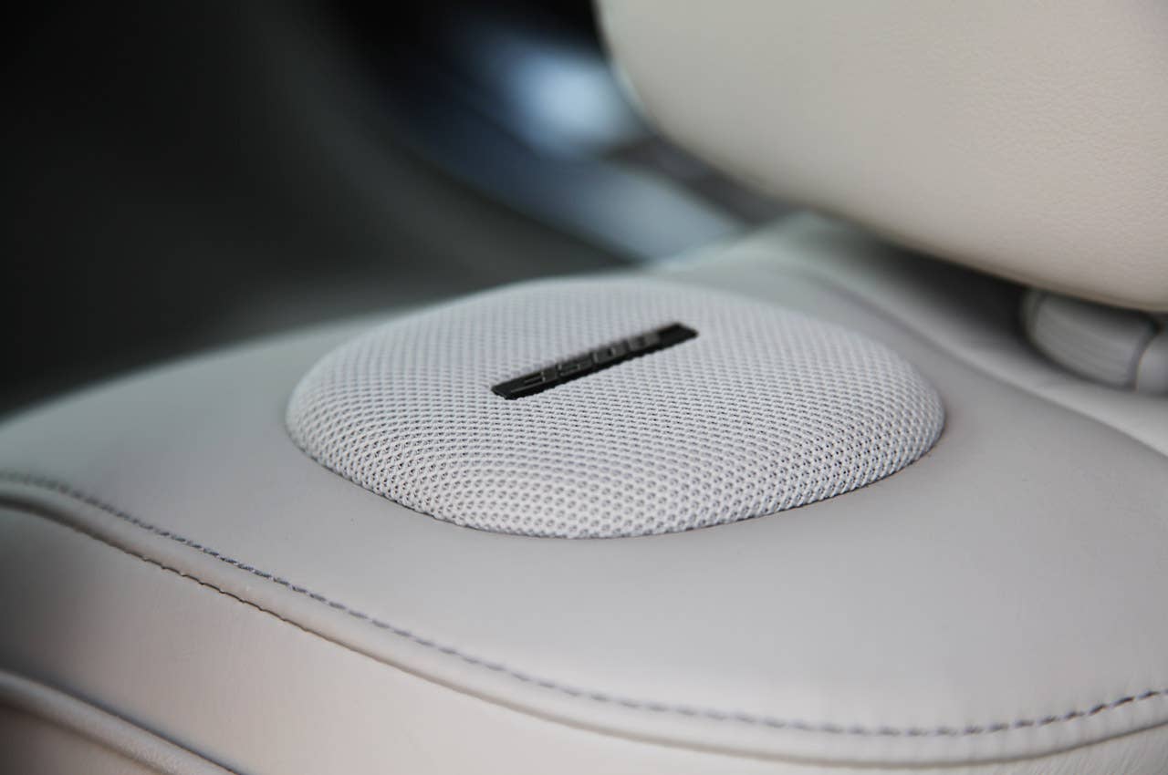 2012 Infiniti M35h seat-mounted speaker