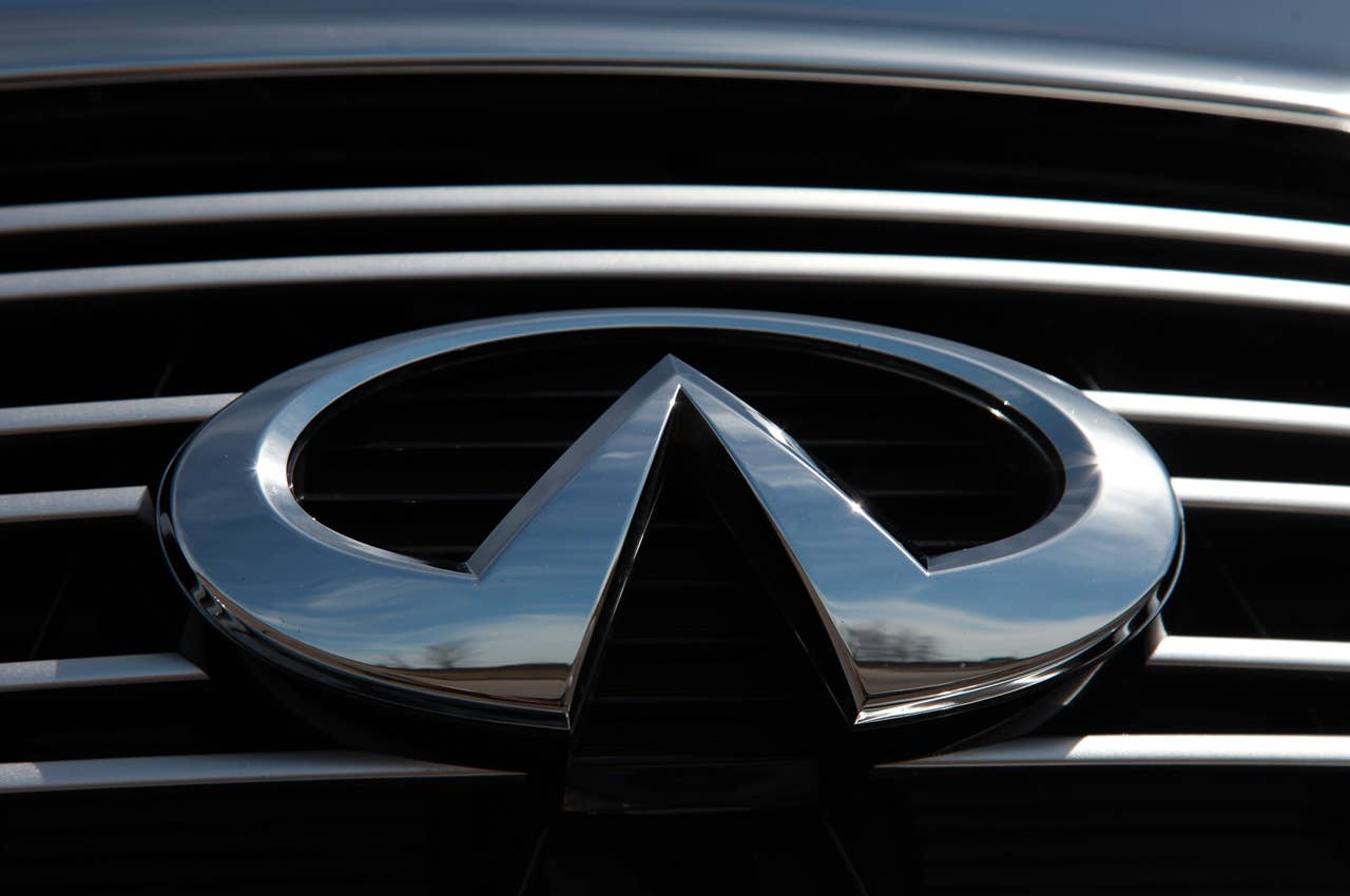 2012 Infiniti M35h logo