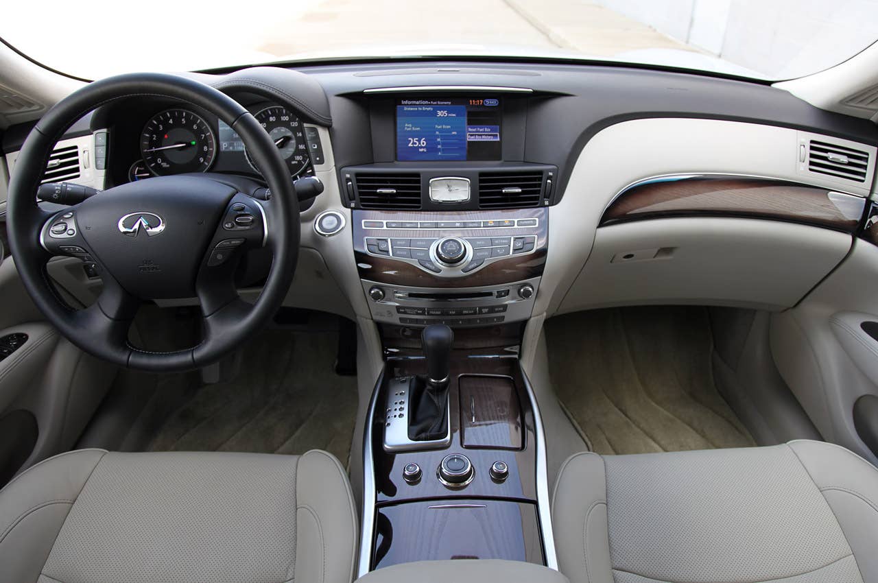 2012 Infiniti M35h interior