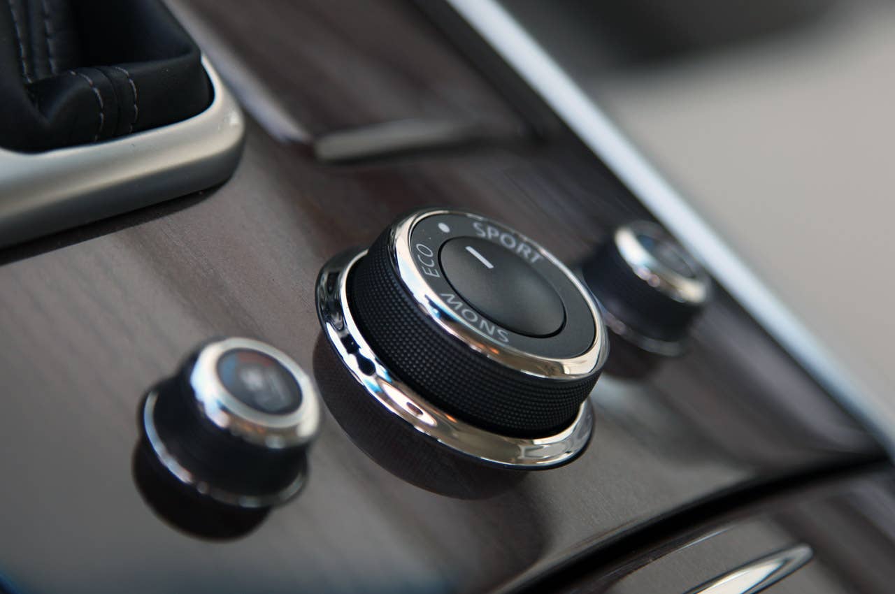 2012 Infiniti M35h drive modes