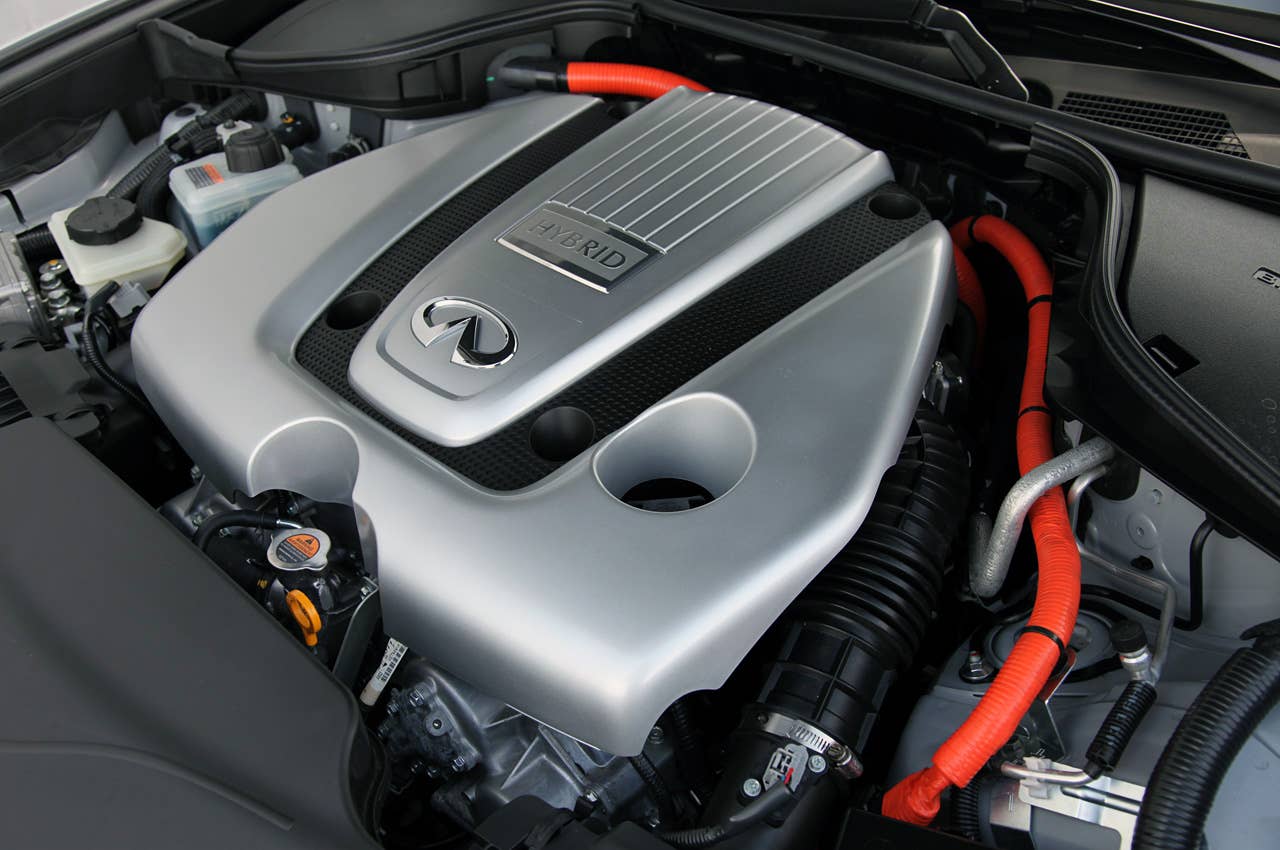2012 Infiniti M35h engine