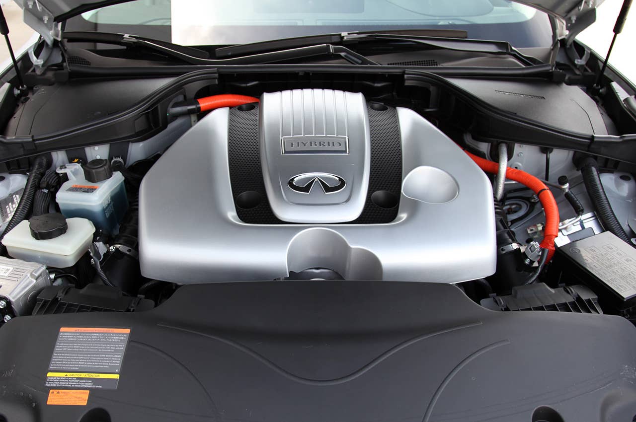 2012 Infiniti M35h engine