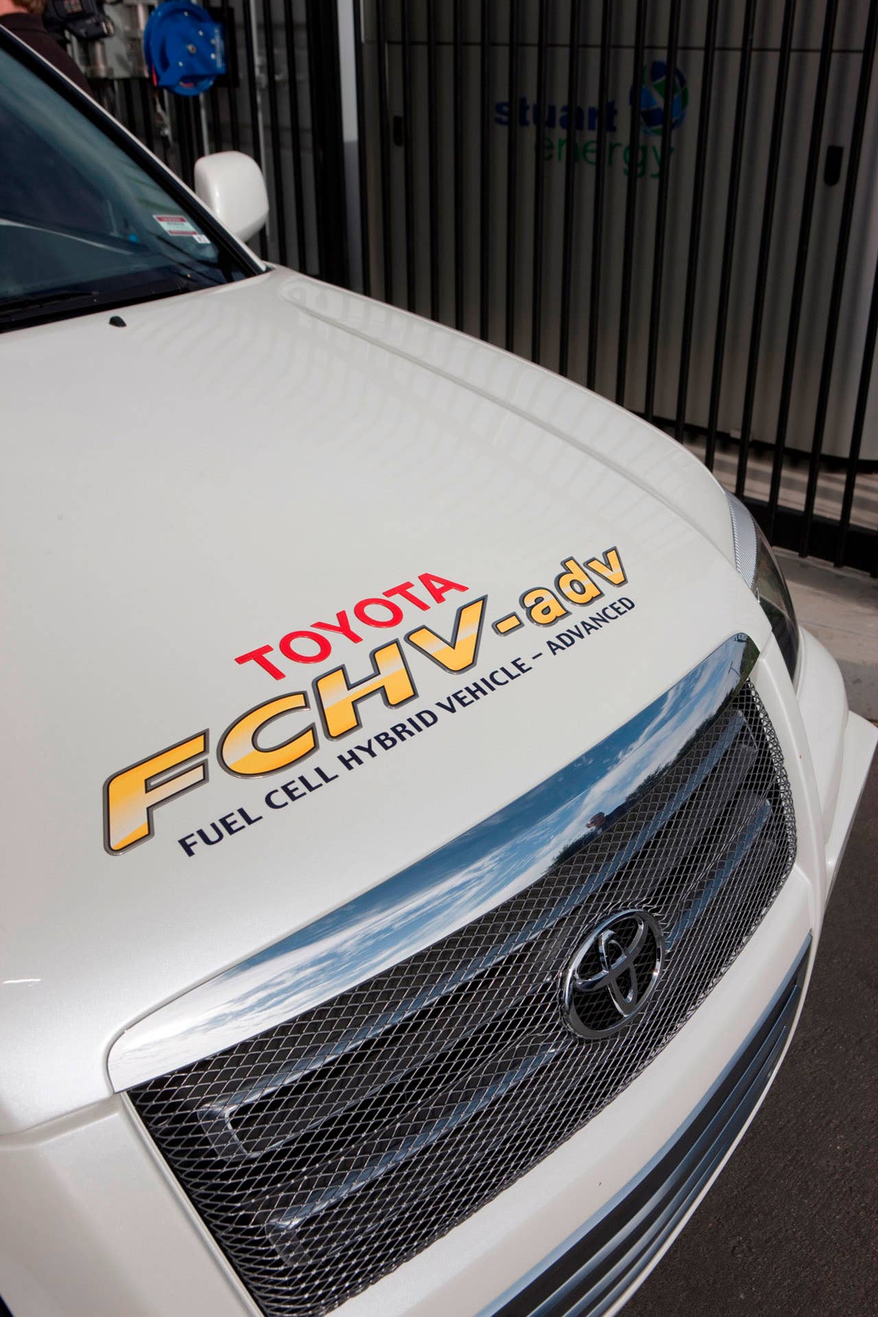 Toyota FCHV-adv-2010