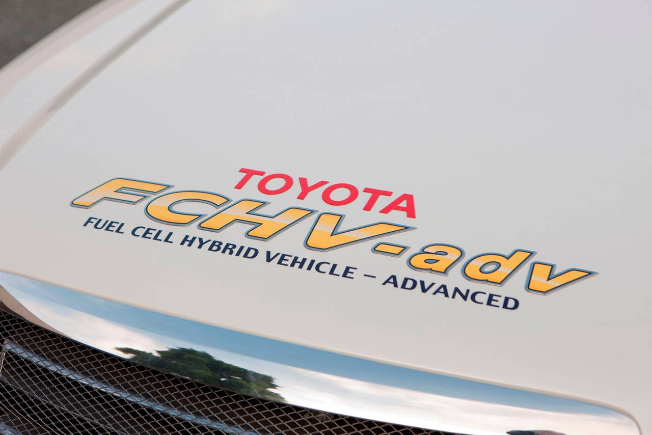 Toyota FCHV-adv-2010