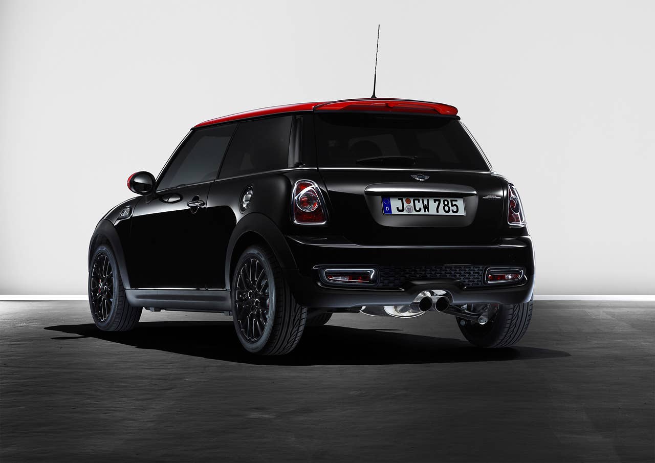 The new MINI John Cooper Works - Exterieur (06/2010)