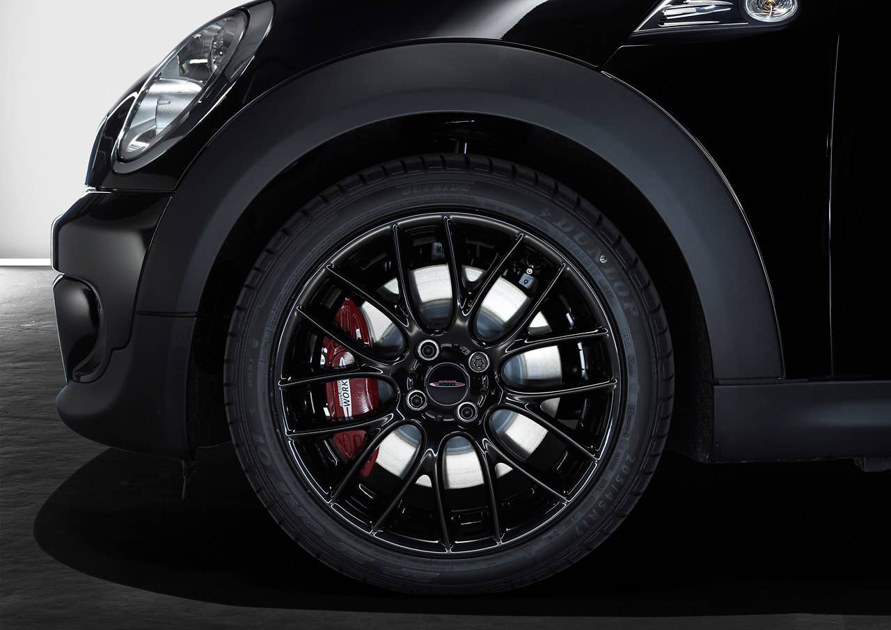 The new MINI John Cooper Works - Exterieur (06/2010)