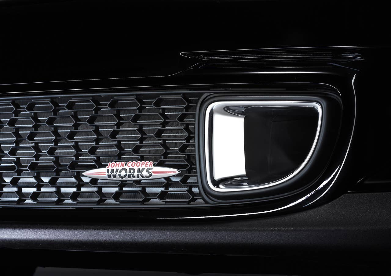 The new MINI John Cooper Works - Exterieur (06/2010)