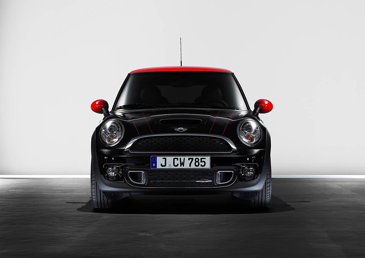 The new MINI John Cooper Works - Exterieur (06/2010)
