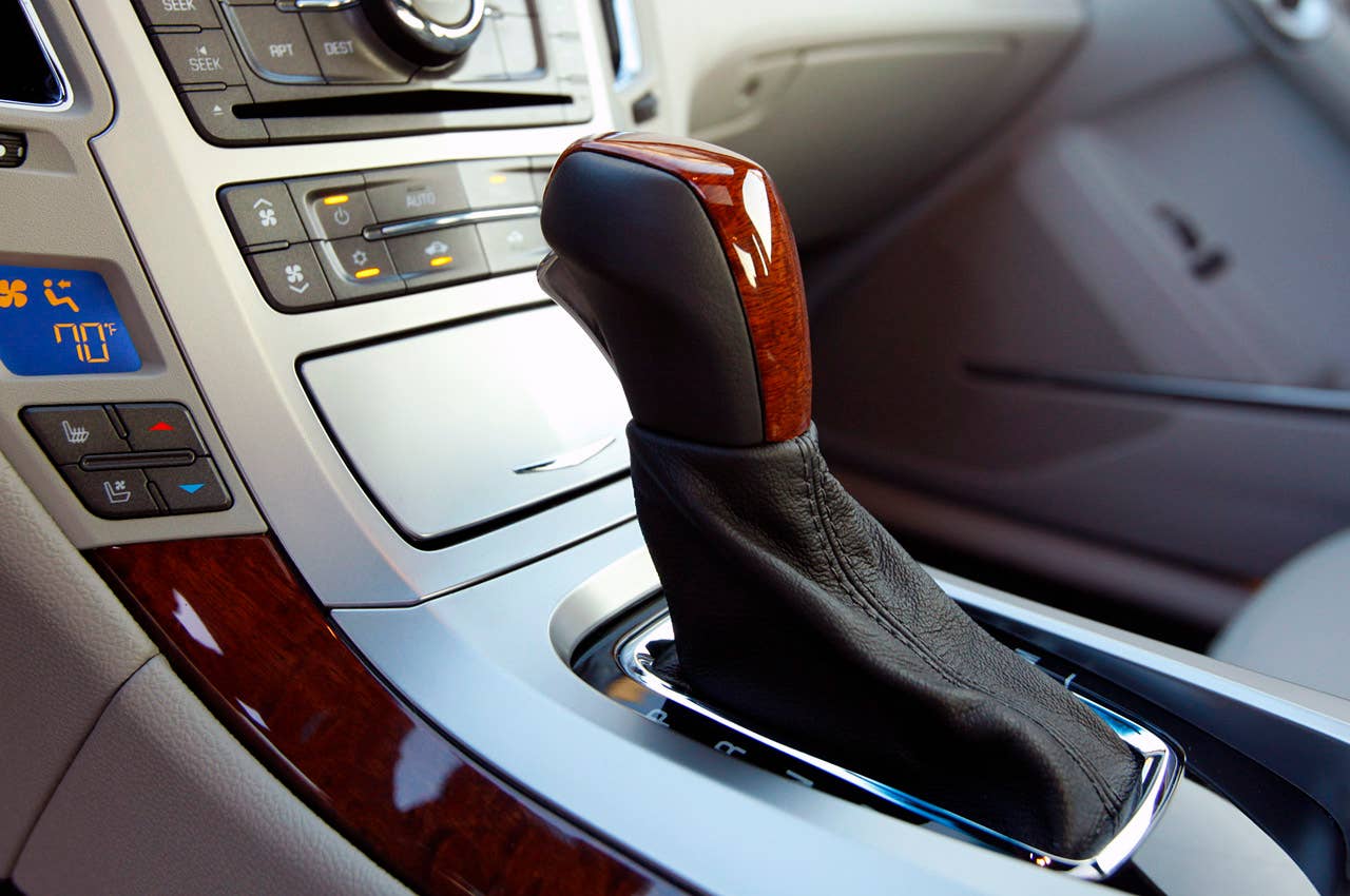 2011 Cadillac CTS Coupe shifter