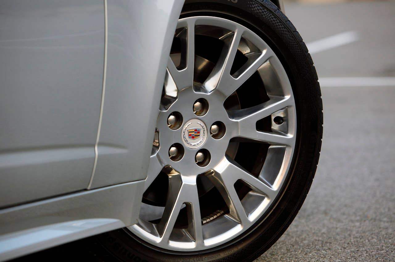 2011 Cadillac CTS Coupe wheel