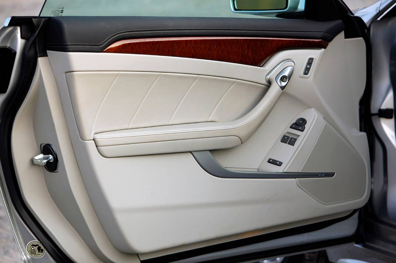2011 Cadillac CTS Coupe door panel