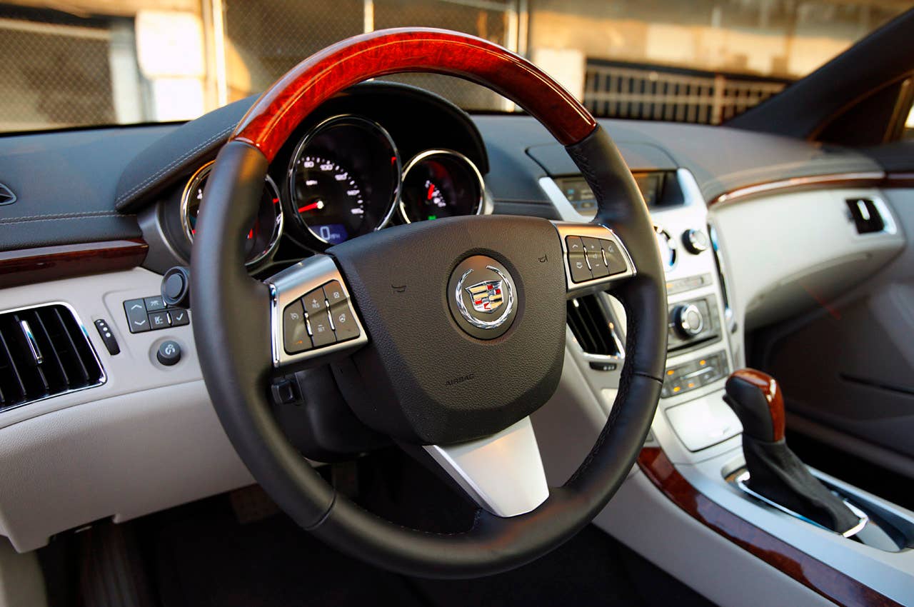 2011 Cadillac CTS Coupe steering wheel