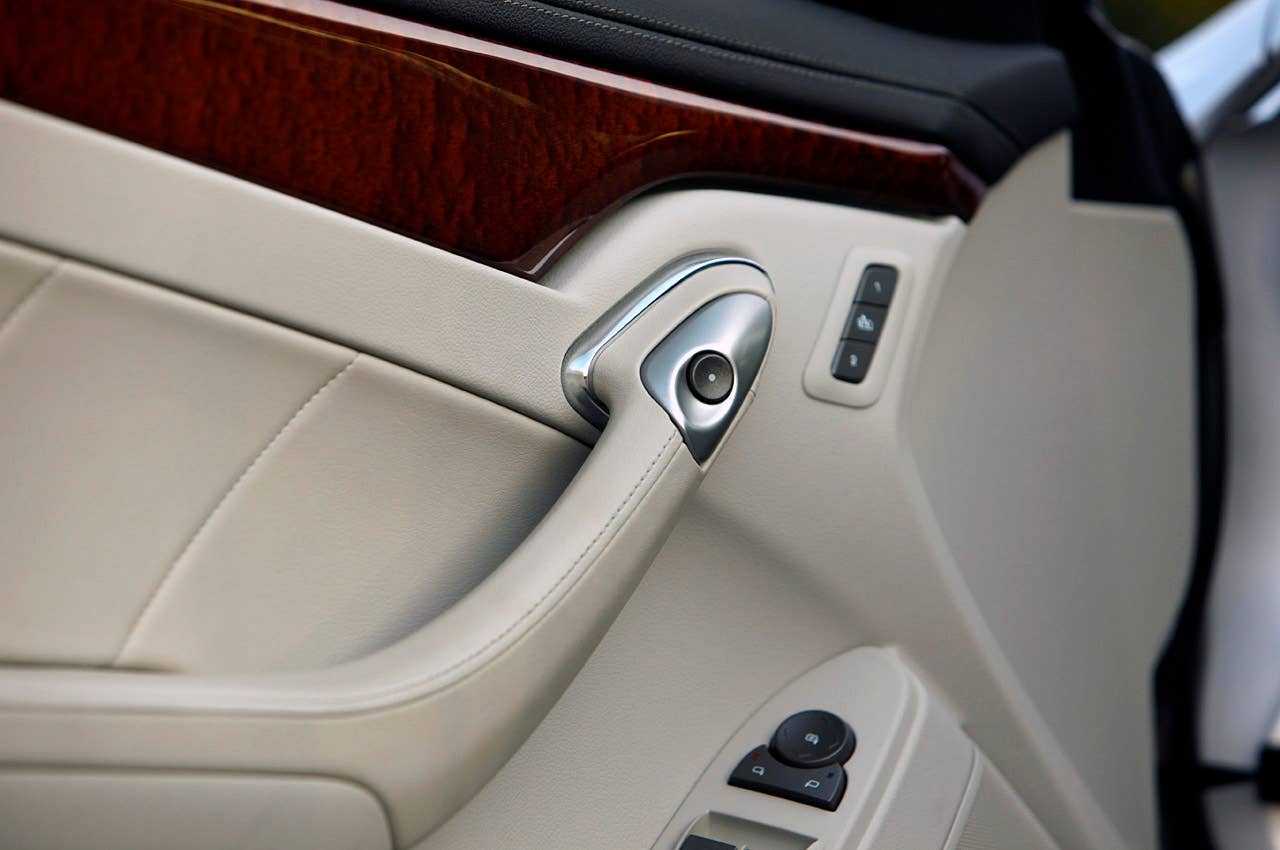 2011 Cadillac CTS Coupe door panel