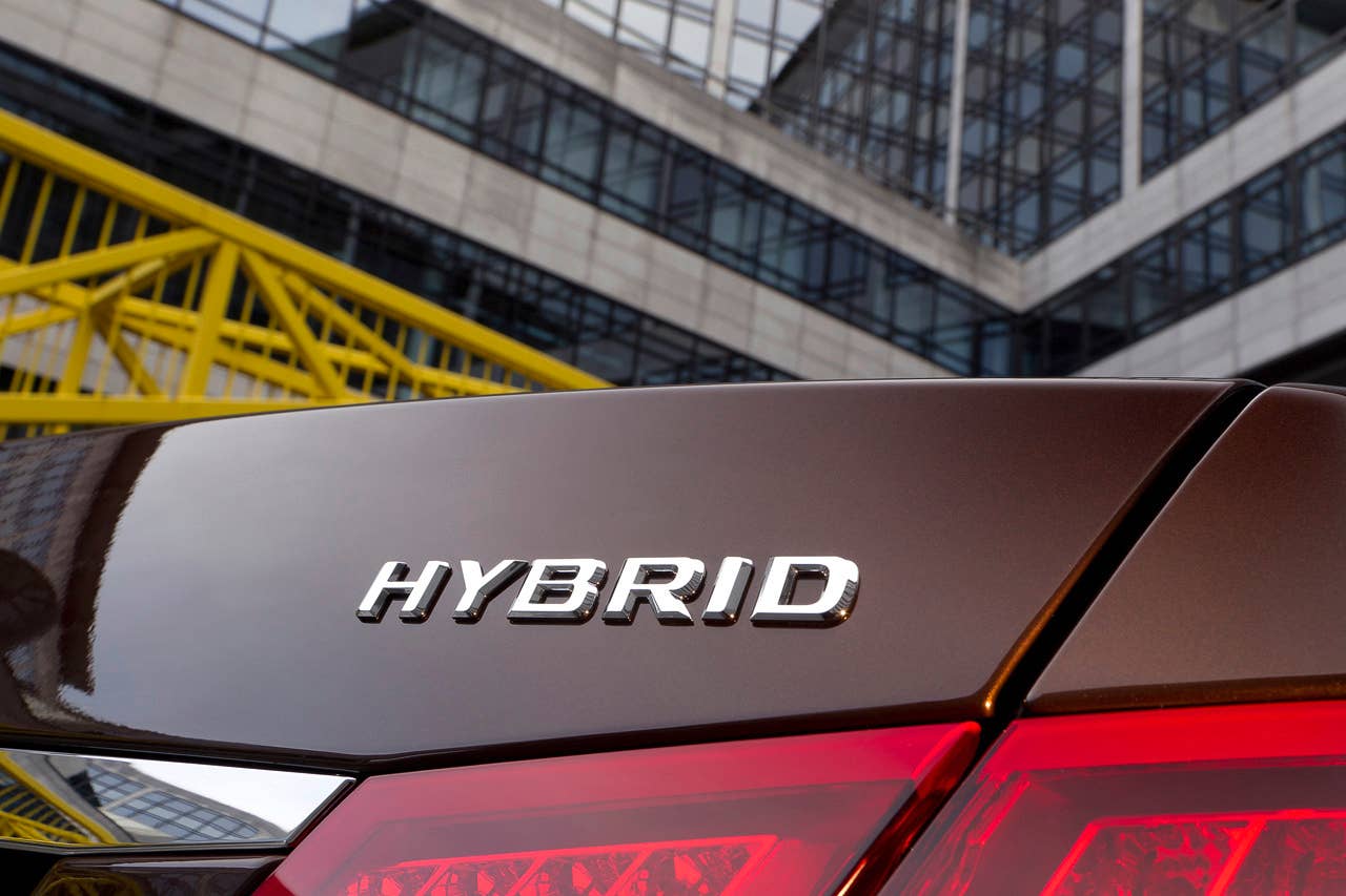 Mercedes-Benz E400 HYBRID.