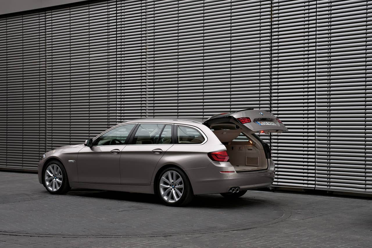 The new BMW 5 Series Touring (03/2010)