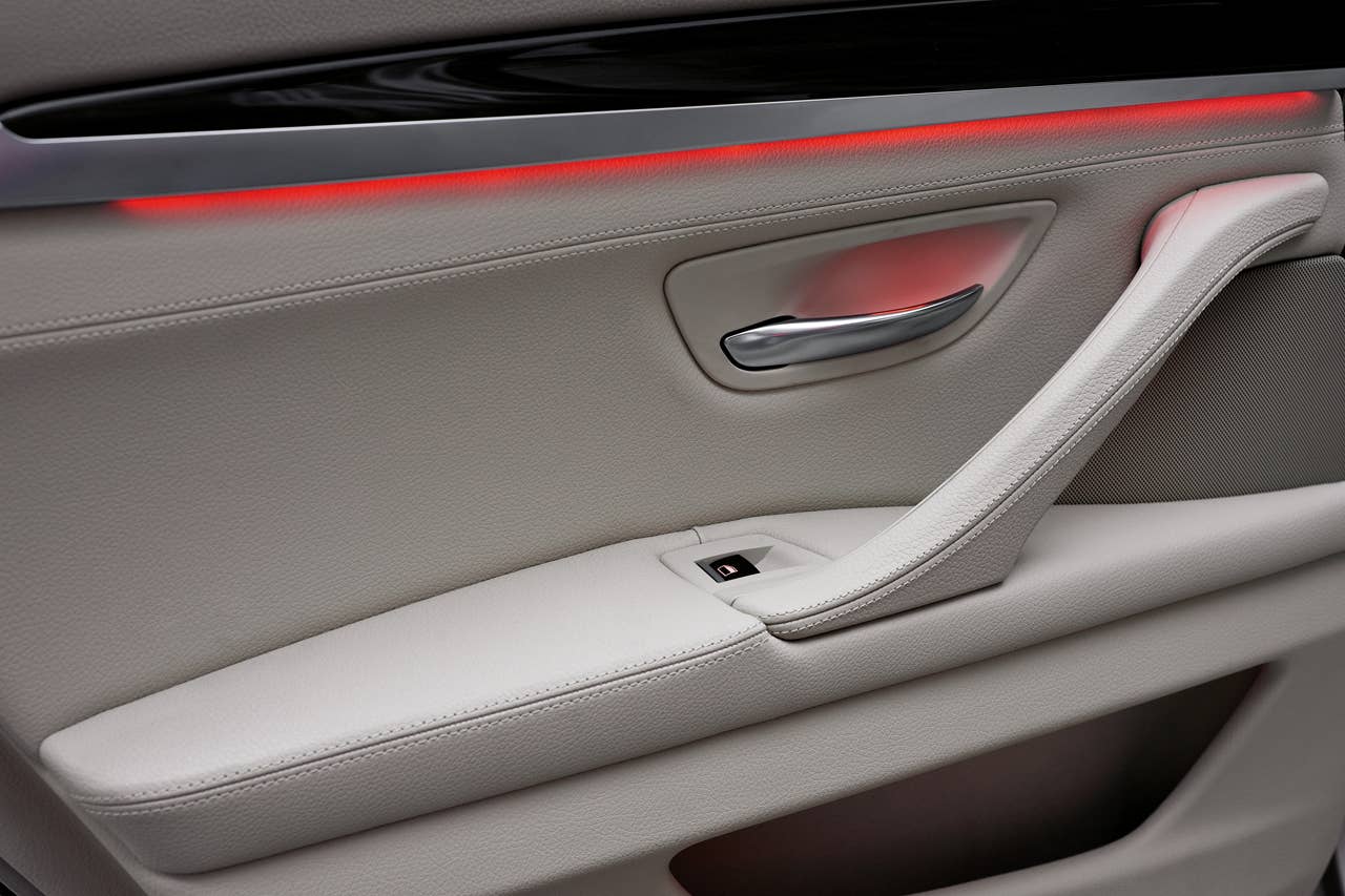 The new BMW 5 Series Touring - Ambient light (03/2010)
