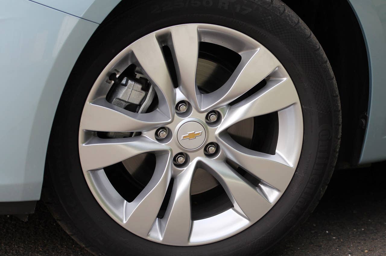 2012 Chevrolet Cruze Wagon wheel