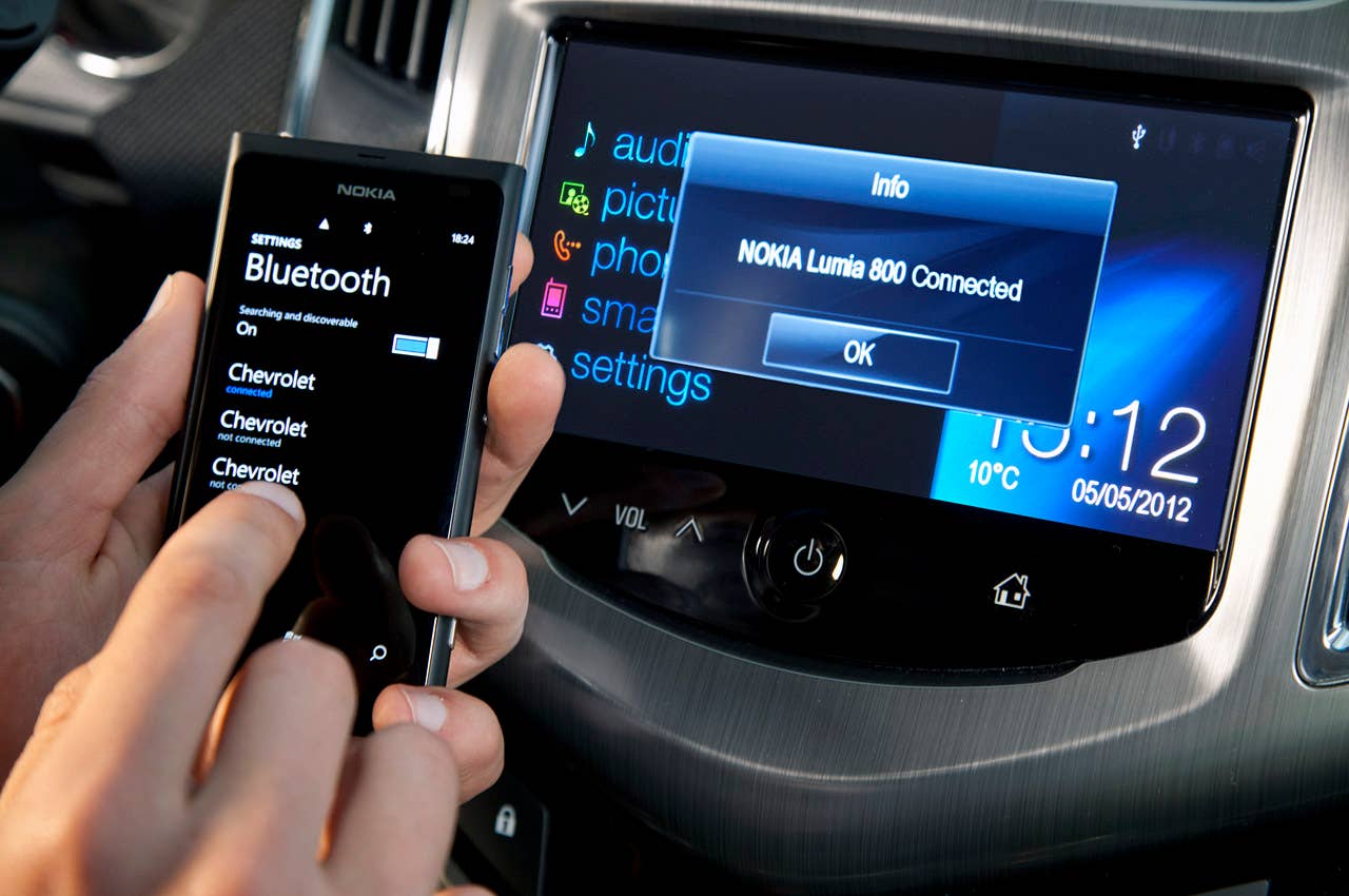 2012 Chevrolet Cruze Wagon Bluetooth connection