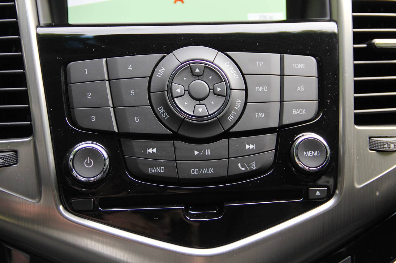 2012 Chevrolet Cruze Wagon audio system controls
