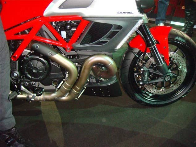 2011 Ducati Diavel engine