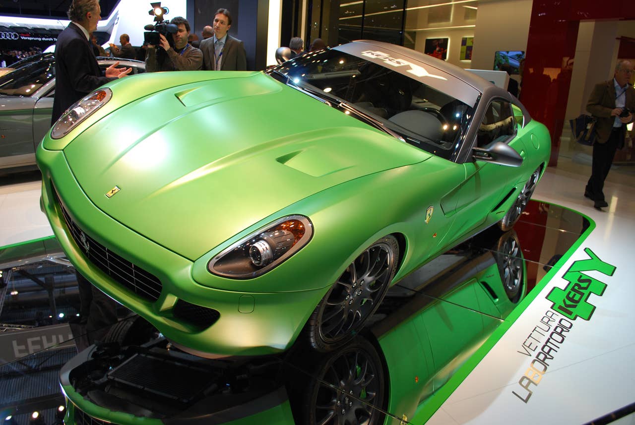 01-ferrari-hykers-live-jpg.jpg
