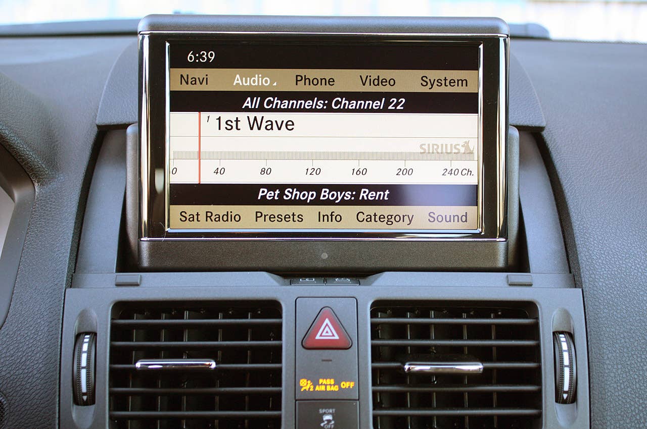 2011 Mercedes-Benz C63 AMG Performance Pack touch screen