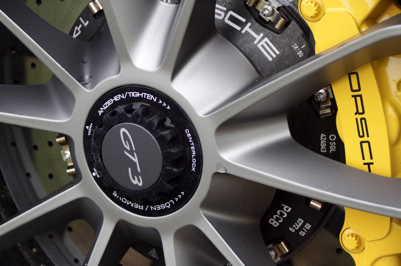 2014 Porsche 911 GT3 wheel detail