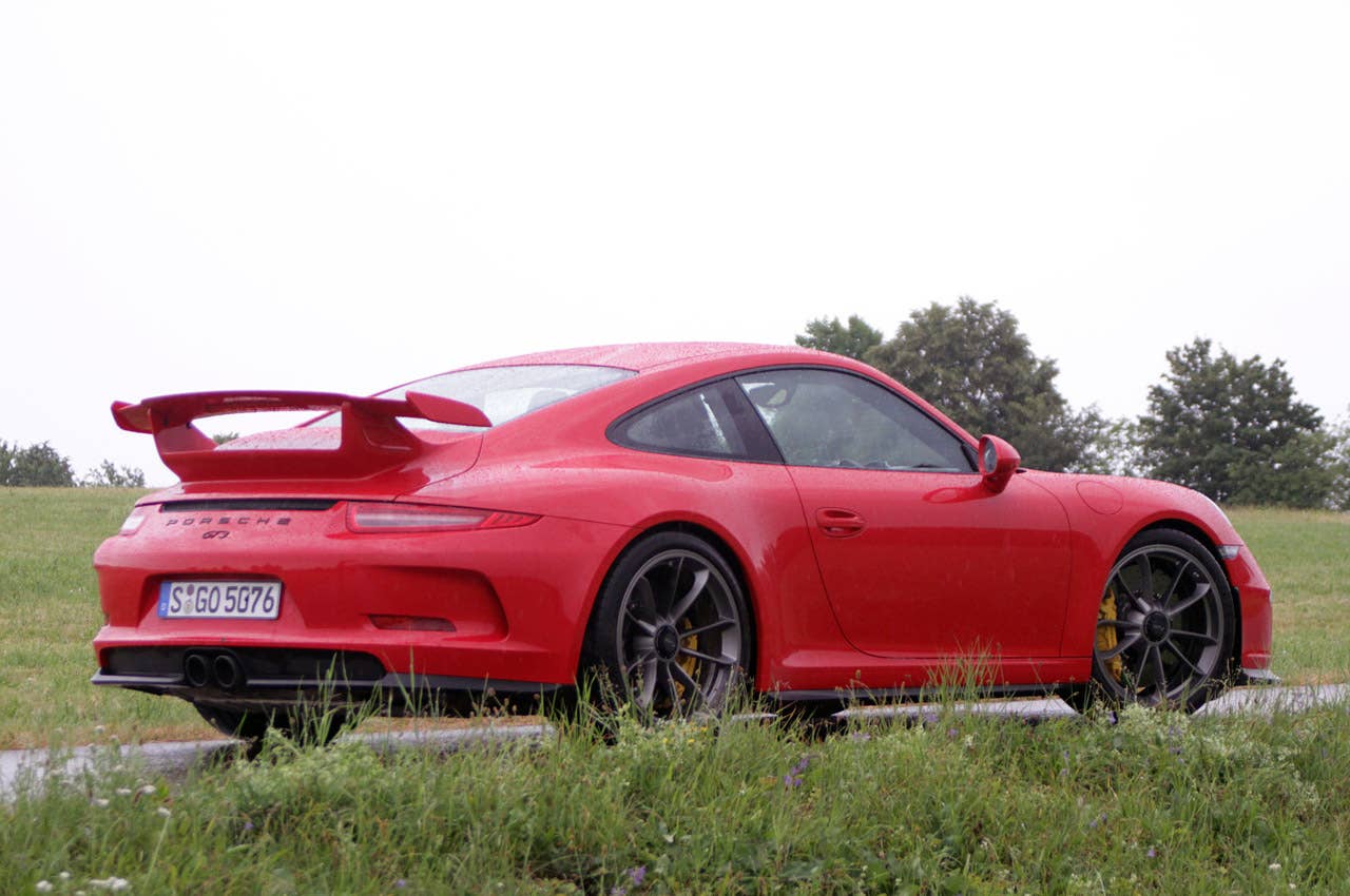 2014 Porsche 911 GT3 rear 3/4 view